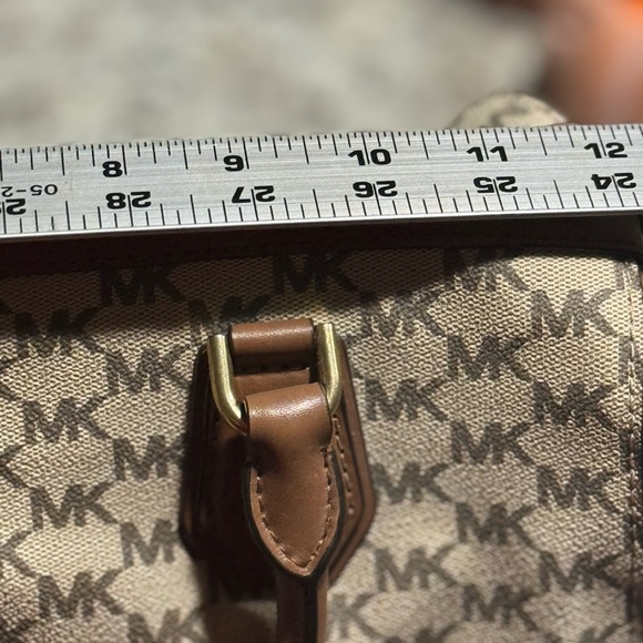 NWOT Michael Kors bag no signs of wear. Stickers are still on bottom. - Picture 3 of 12